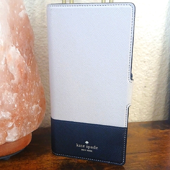 Kate Spade Black and Beige Sylvia Magnetic Folio Cellphone Case - Picture 1 of 8